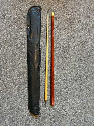 Two piece snooker cue - piece, case
