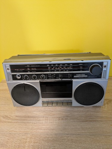 Toshiba 80s radio - toshiba, rt-80s