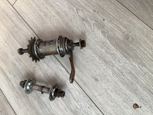 1970s moulton hubs rear - ?,
