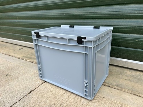 Euro storage boxes - with, lids