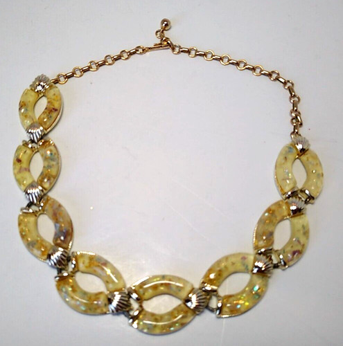 Vintage coro oval gold - vintage, fleck