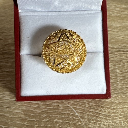 22ct gold ring - 22ct, 5.3g