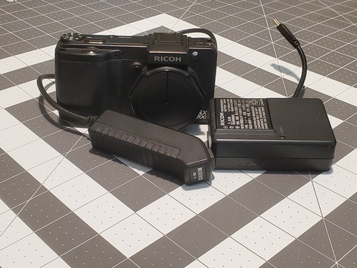 Used ricoh gx200 camera - used,