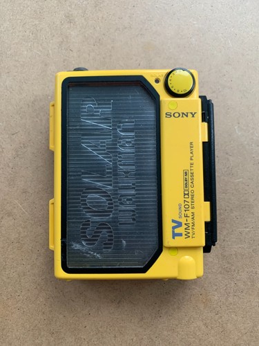 Sony f107 solar sports - wm-f107,