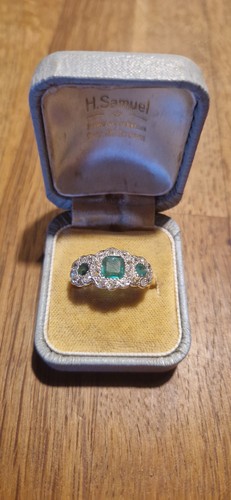 Stunning emerald and diamond - stunning,