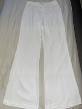 Woman’s Vera & Lucy White