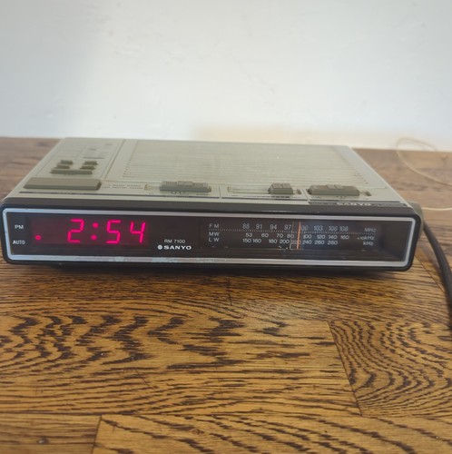 Vintage sanyo rm7100 silver - vintage,