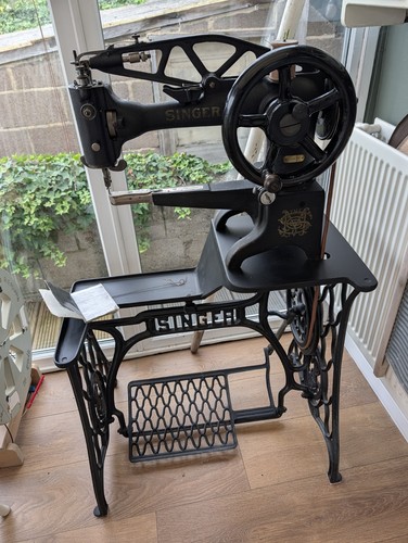 Vintage singer 29k - singer, leather