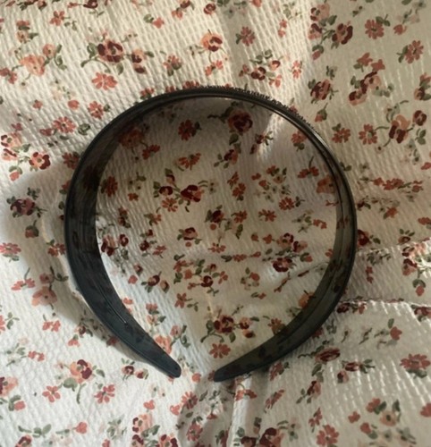 Bump hairband plastic - up,