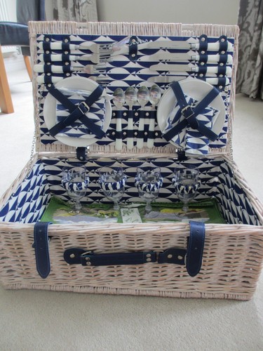 Wicker picnic hamper lined - wicker,