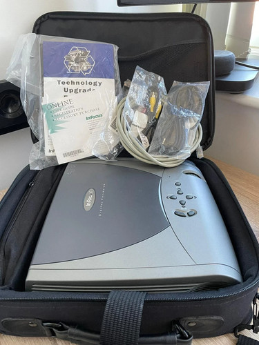 Infocus lp350 portable dlp - infocus,