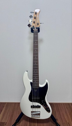 Sire marcus miller - miller, v3