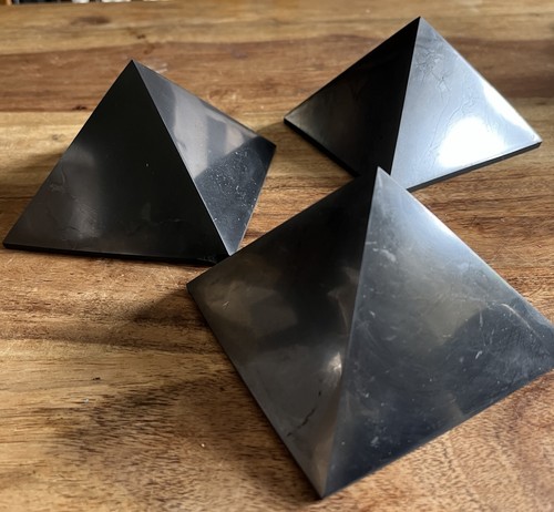 Shungite polished pyramid - 3,