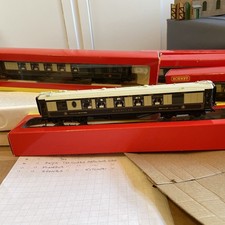 5 Hornby 00 Pullman Coaches