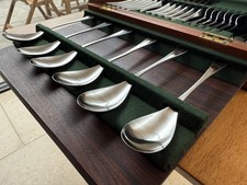 ROBERT WELCH OLD HALL CUTLERY - ALVESTON - 50 PIECE WOOD CANTEEN - 6 SERVING