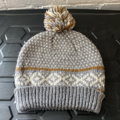 Womens bobble hat - bobble,