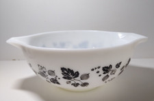 Pyrex Mixing Bowl Gooseberry