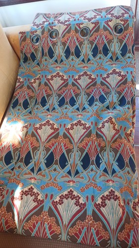 Long eyelet curtains - , liberty
