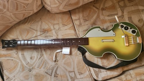 Wii hofner bass - wii, beatles