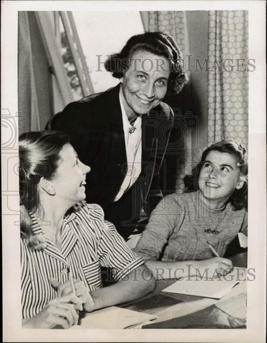 1946 press photo aina - 1946,