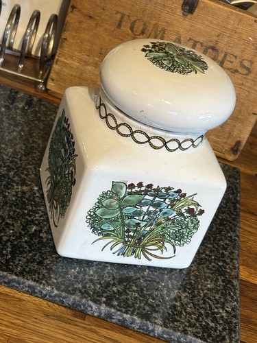 Taunton vale lidded - taunton, biscuits