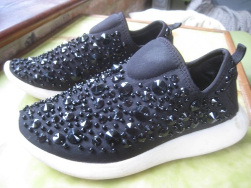 Ladies flat black slip - , on