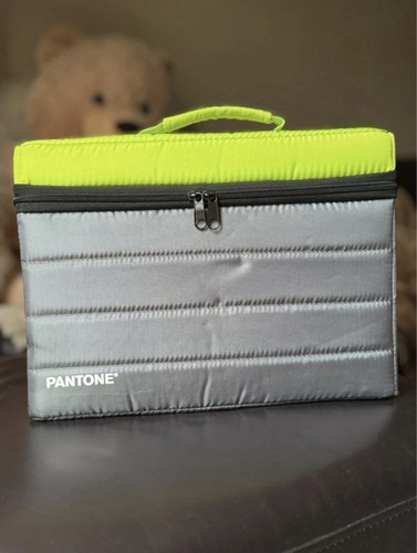 Pantone portable colour guide - pantone,
