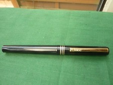 VINTAGE OSMIROID FOUNTAIN PEN (BLACK W/ GOLD COLOUR BANDS AND CLIP)