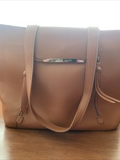 Pierre Cardin Tan Leather Women’s Shoulder Handbag In Excellent Condition Used