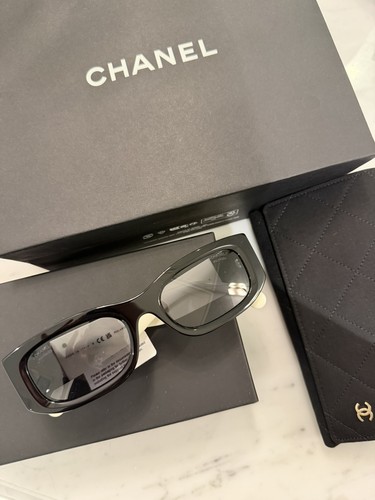 Two tone polarized - polarized, rectangular
