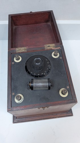 Antique crystal radio box - radio,