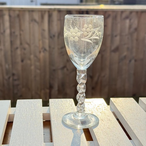 Etched twist stem port - etched,