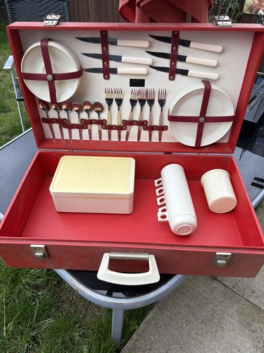 Vintage red 1950s - red,