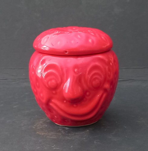 Rare sylvac face pot - face,