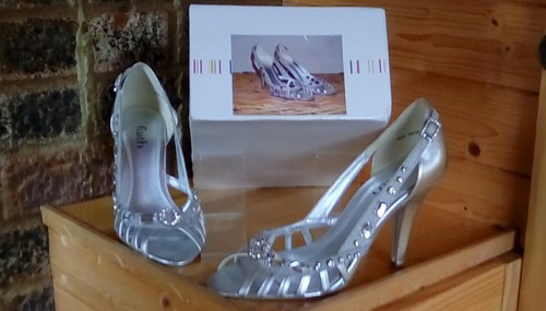 Brand new silver - 👠brand,