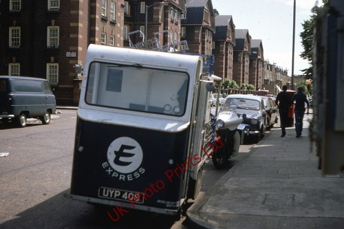 Photo 12x8 electric milk float - 12x8,