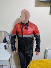 MEDIUM WOLF LEATHERS BLACK