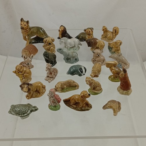 Job lot wade whimsies - ,
