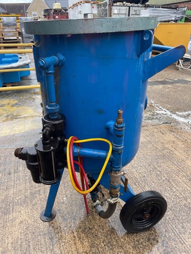 200 ltr grit - blast, with