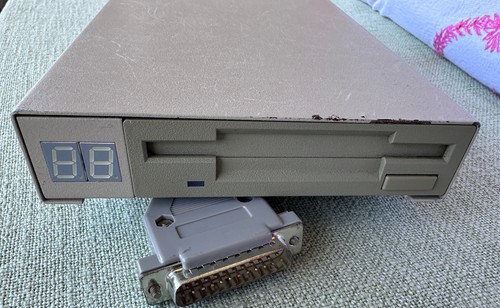 Track display disk drive - drive, 3,5"