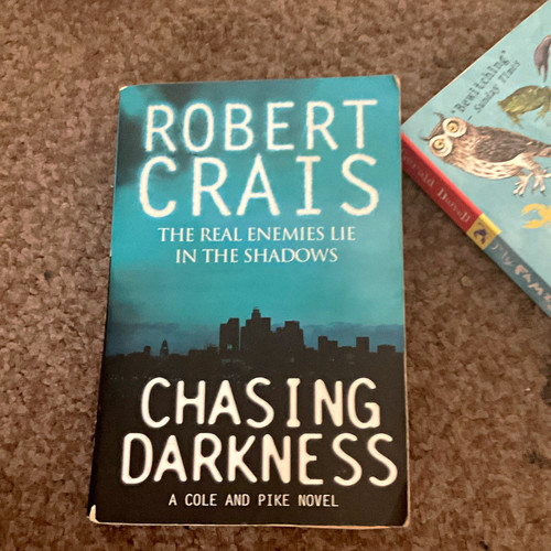 Robert crais chasing - crais,