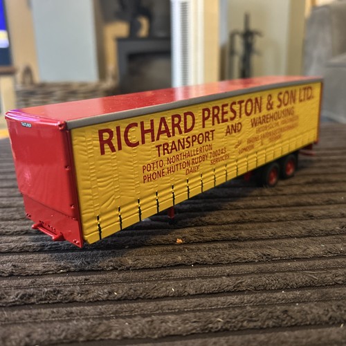 Corgi modern truck richard - modern,