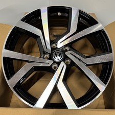 BRAND NEW VW Golf Brescia