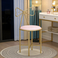 Chic Cross Legged Makeup