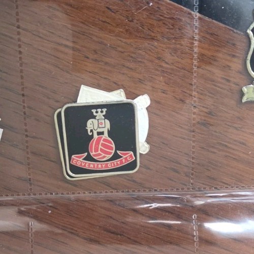 Esso football foil - club, badge