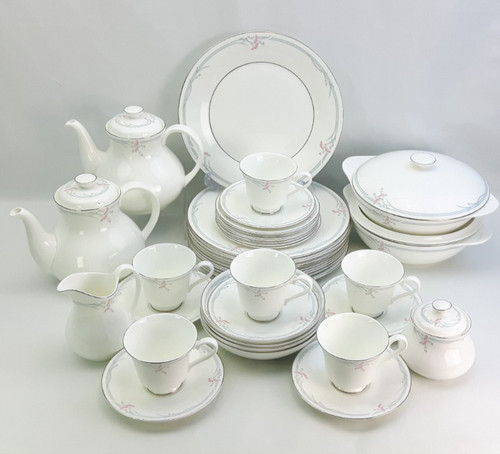 Royal doulton carnation dinner - doulton,
