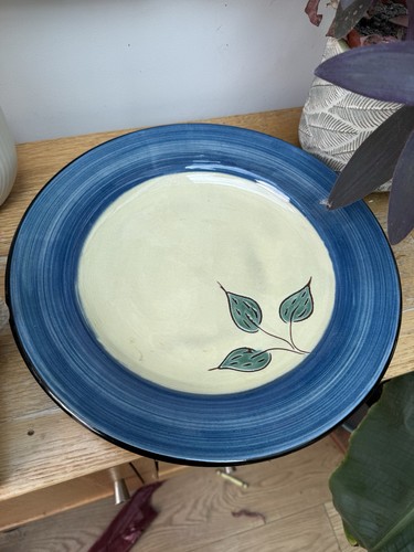 Studio pottery plate blue - ,