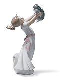 LLADRÓ The Best Of Friends Girl Figurine. Porcelain Figure Figure.