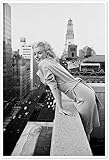 Funky Print Marilyn Monroe in New York Poster by Celebrity Collection Black and white Wall art Wall decor (A4 210 x 297mm)