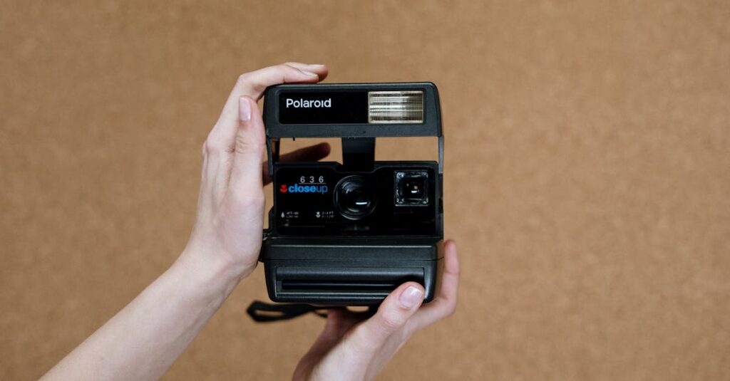 discover the key features of the polaroid 660 camera, including its instant photo development, classic design, and easy-to-use functionality for vintage photography enthusiasts.